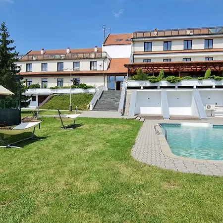 Hotel Berounka *